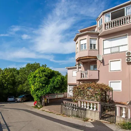 Awesome In With Wifi Omišalj