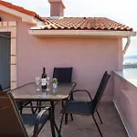 Cozy In With House Sea View Διαμέρισμα