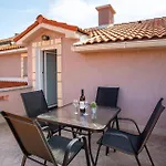 Cozy In With House Sea View Διαμέρισμα *